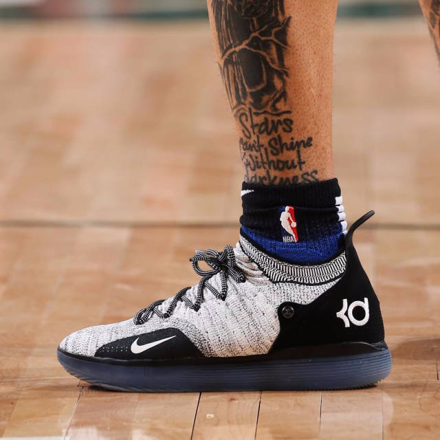 出字牌东或 出字牌东或